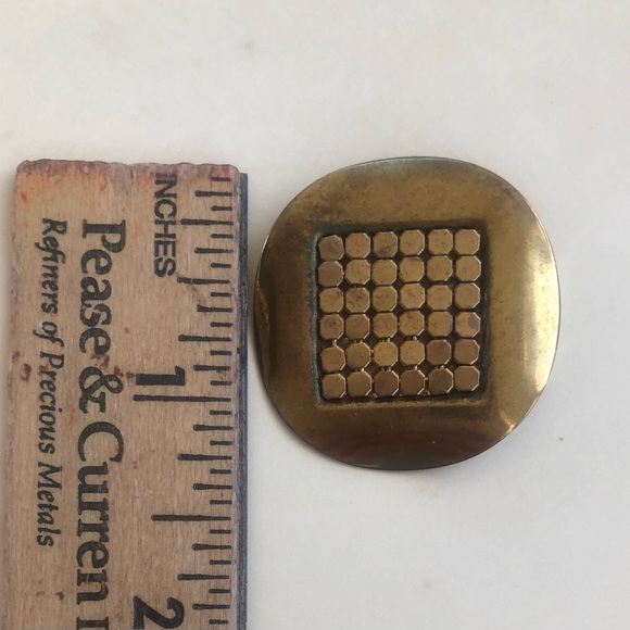 Two Pair Vintage 60’s Clip On Earrings - Picture 6 of 8